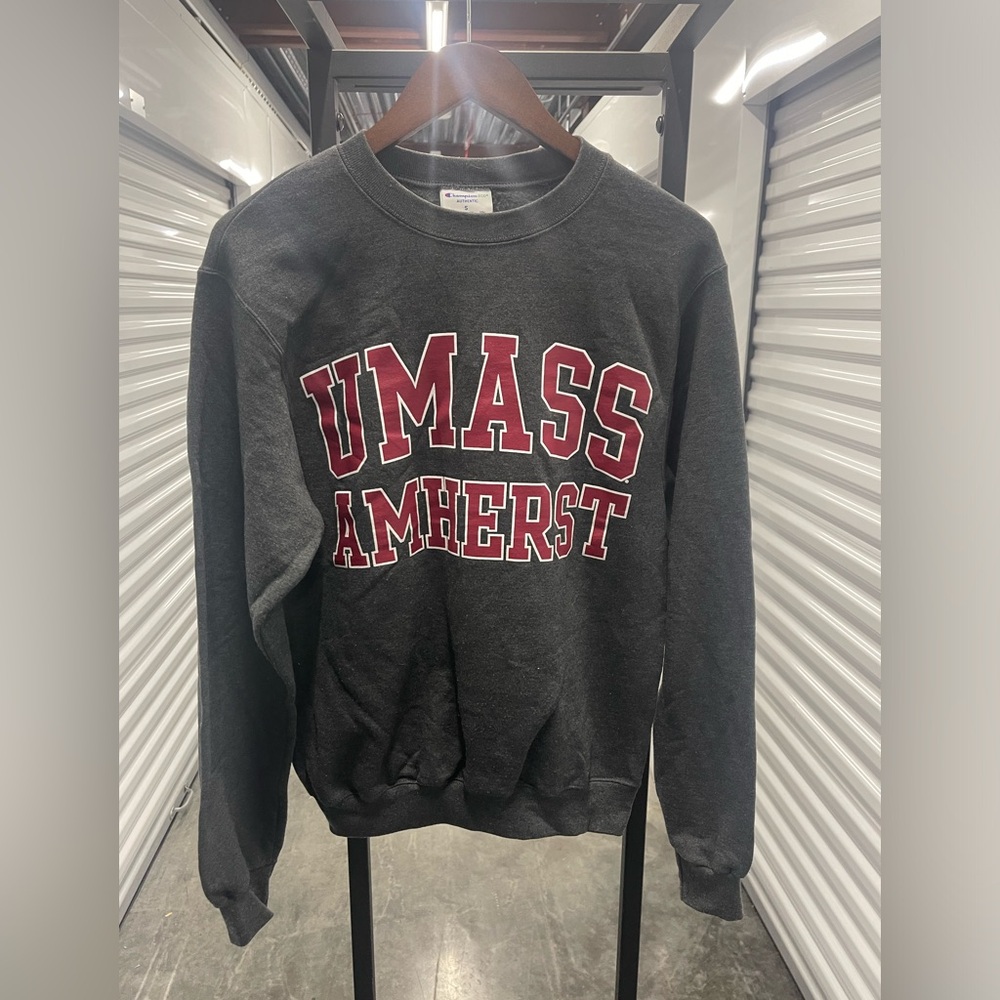 Champion Umass Amherst Crewneck small…20x24